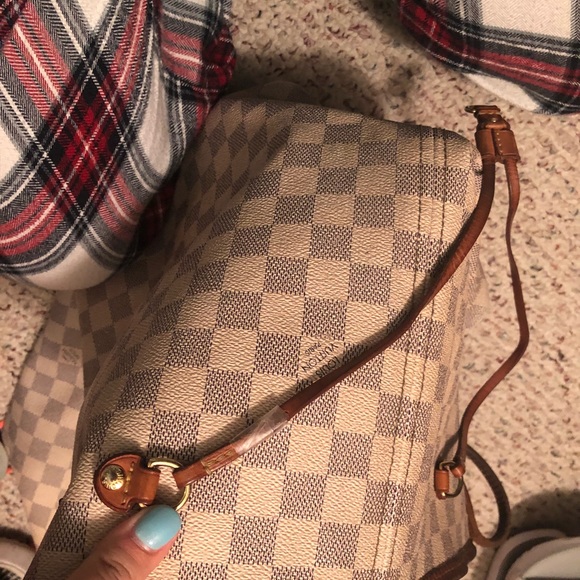 Louis Vuitton GM - Picture 6 of 7